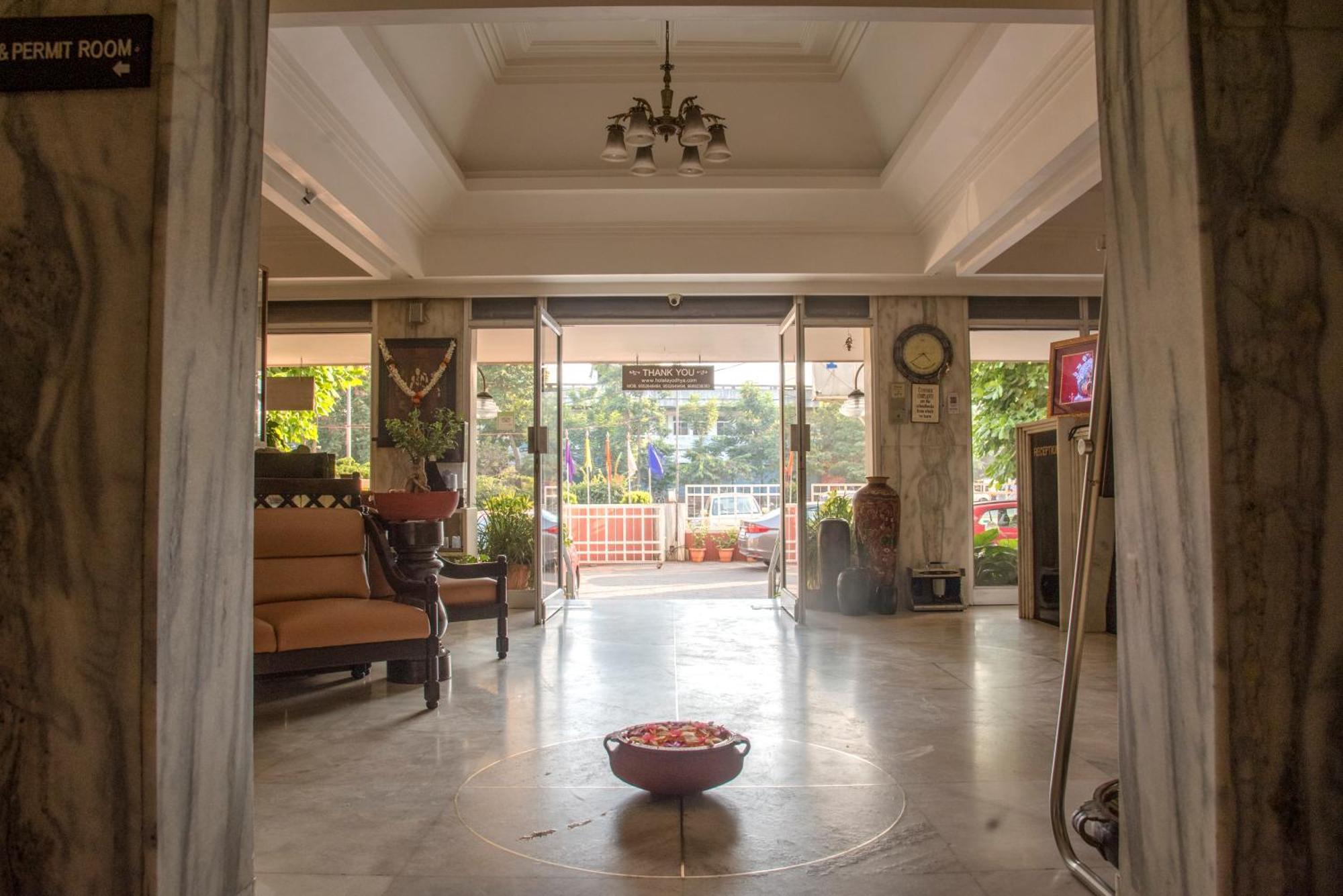 Hotel Ayodhya Колхапур Экстерьер фото