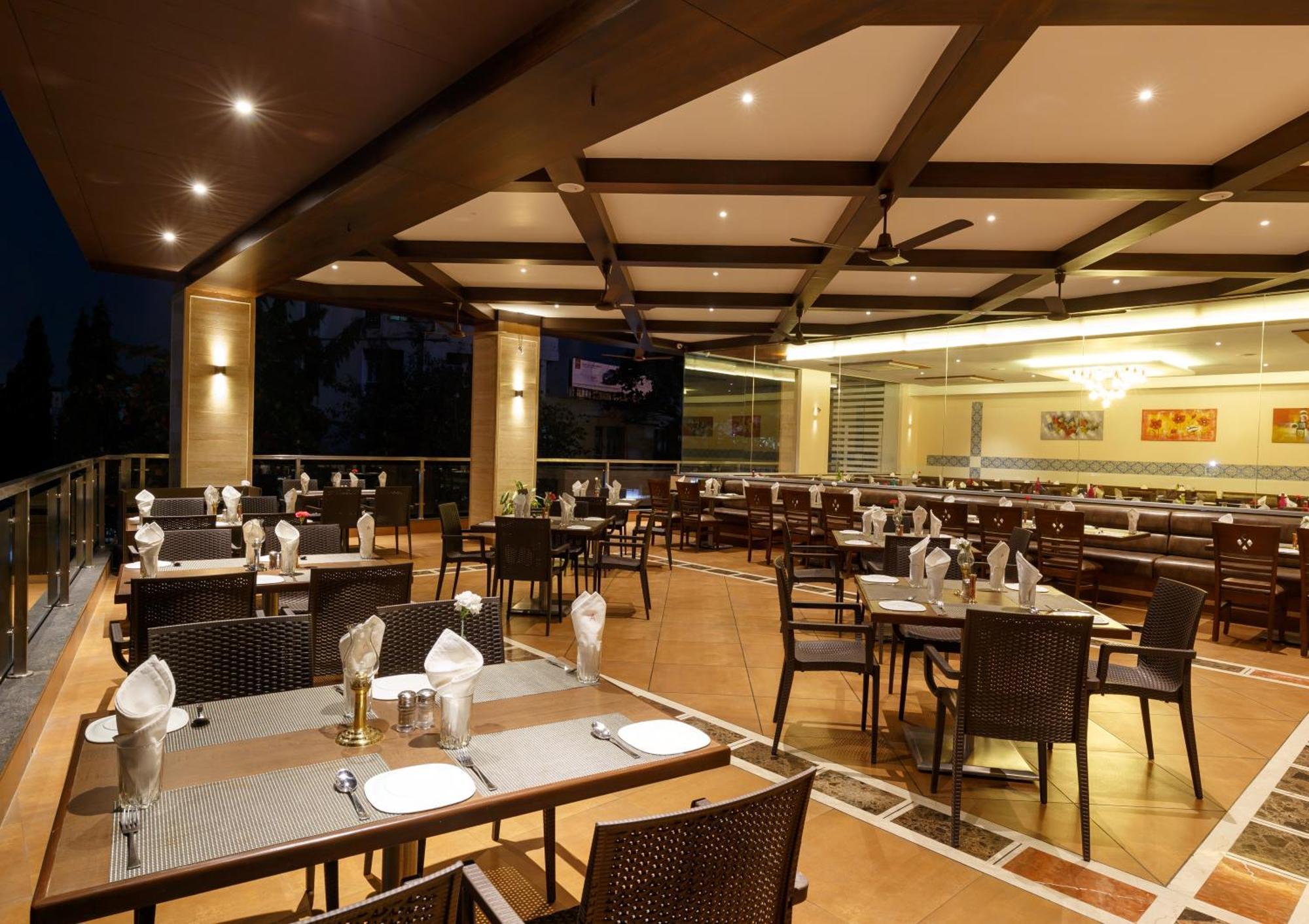 Hotel Ayodhya Колхапур Экстерьер фото
