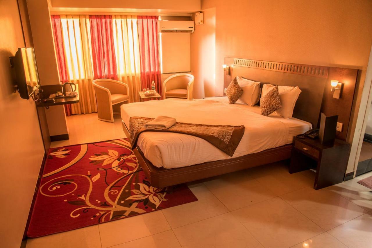 Hotel Ayodhya Колхапур Экстерьер фото