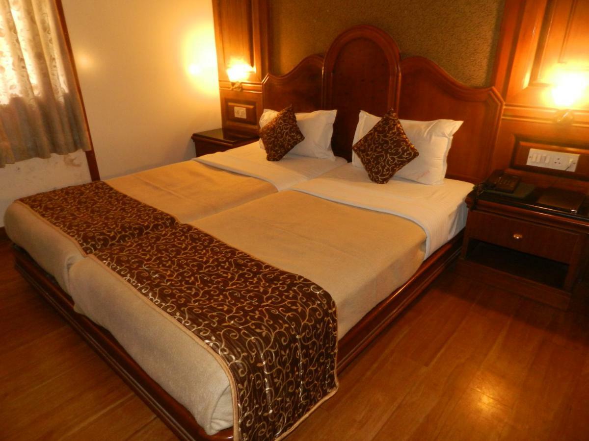Hotel Ayodhya Колхапур Экстерьер фото