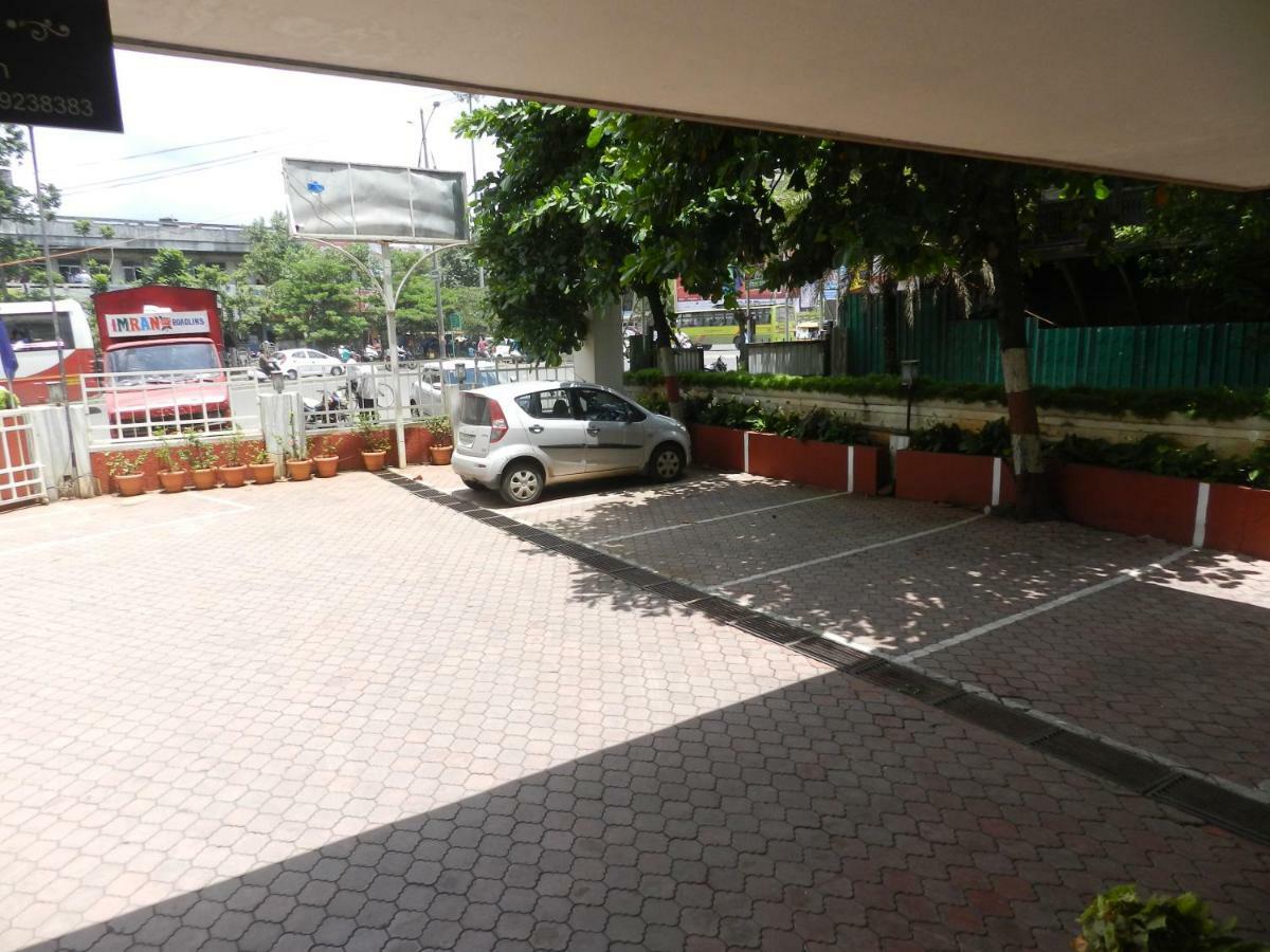 Hotel Ayodhya Колхапур Экстерьер фото
